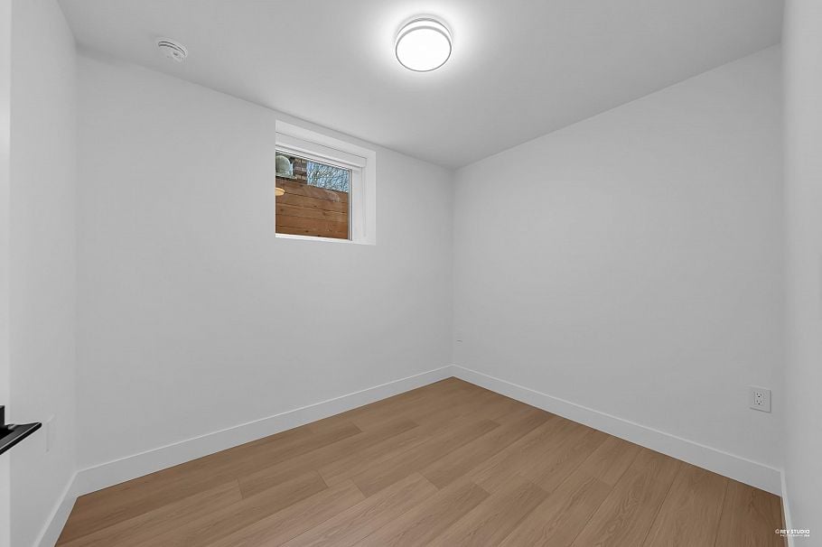 2715 Cheyenne Avenue Vancouver, BC - 23