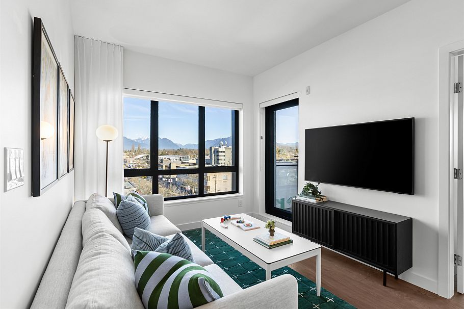 607 1680 E 12th Avenue Vancouver, BC - 3