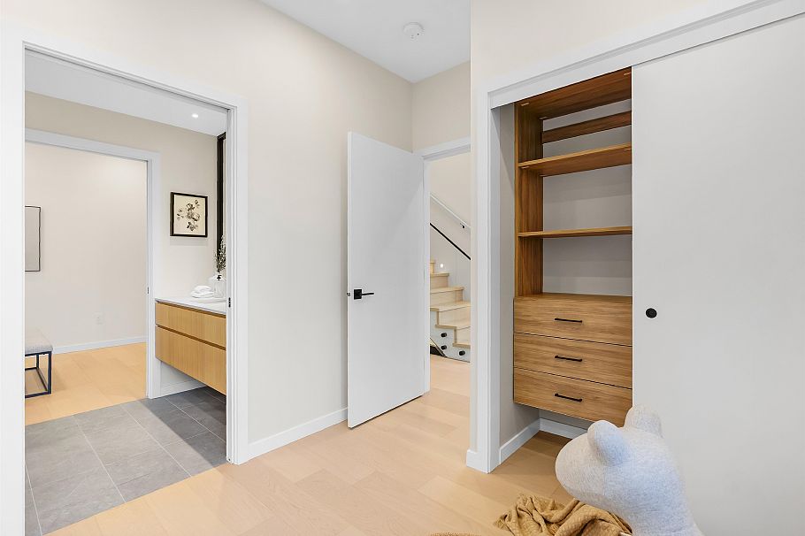 1 2764 W 14th Avenue Vancouver, BC - 21