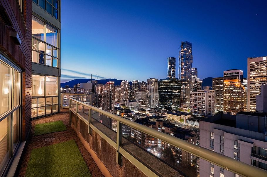 2301 909 Burrard Street Vancouver, BC - 26