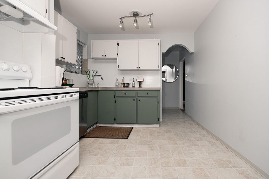 3439 Dundas Street Vancouver, BC - 4