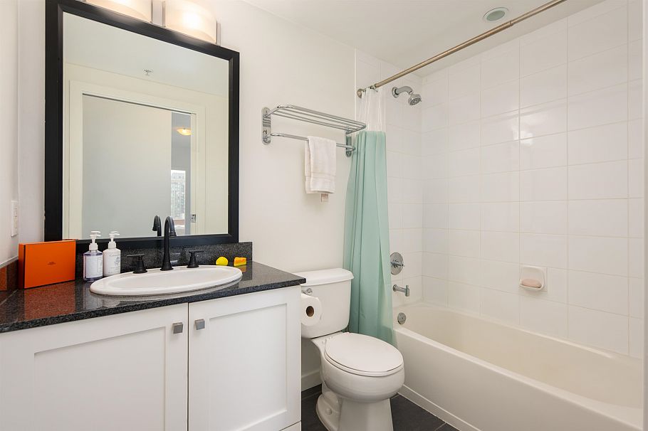 801 480 Robson Street Vancouver, BC - 12