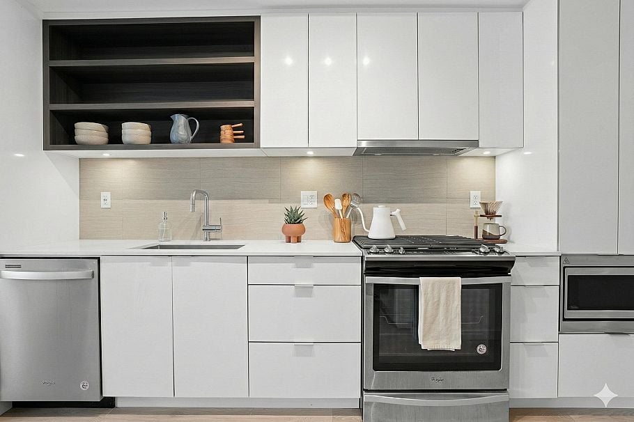 414 725 Marine Drive North Vancouver, BC - 7