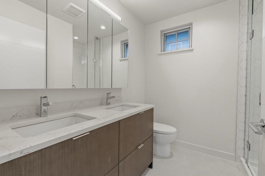 7891 Oak Street Vancouver, BC - 14