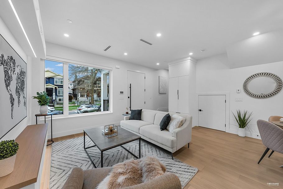 2715 Cheyenne Avenue Vancouver, BC - 4