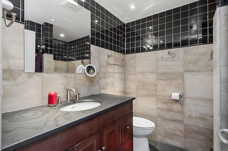 2301 909 Burrard Street Vancouver, BC - 15