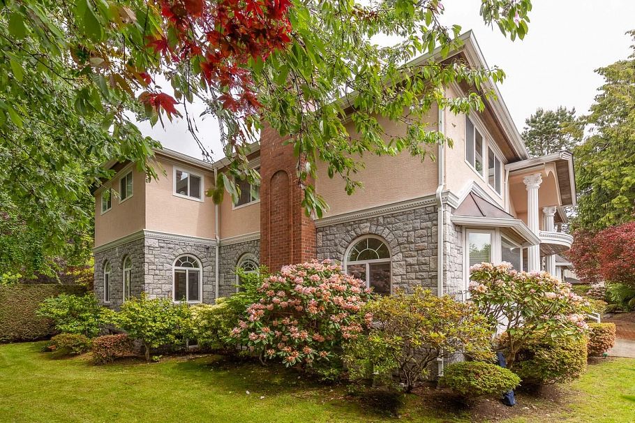 1989 W 52nd Avenue Vancouver, BC - 1