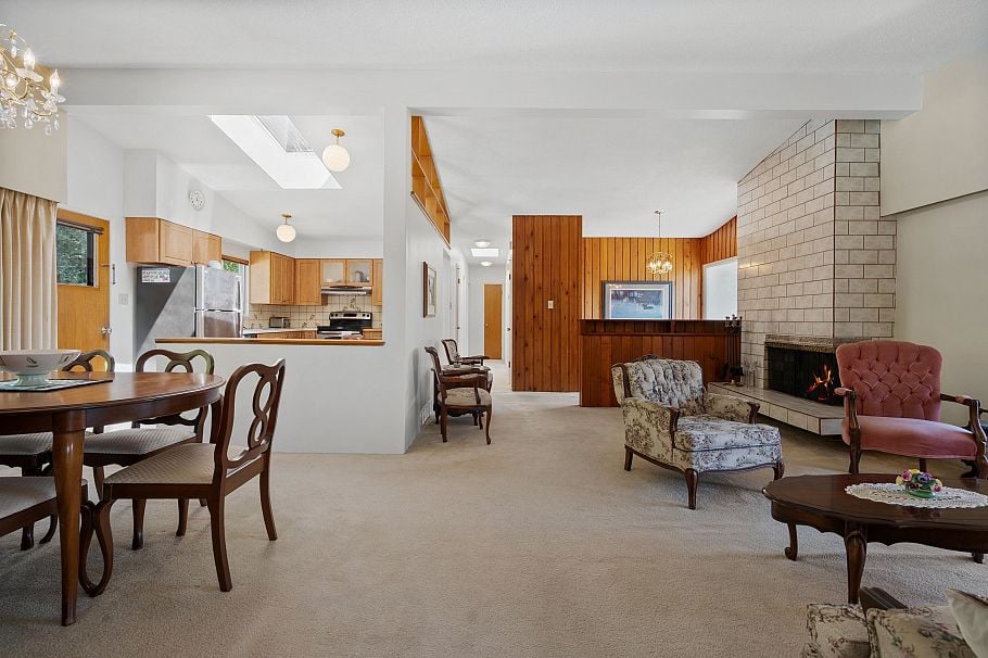 697 Plymouth Drive North Vancouver, BC - 16