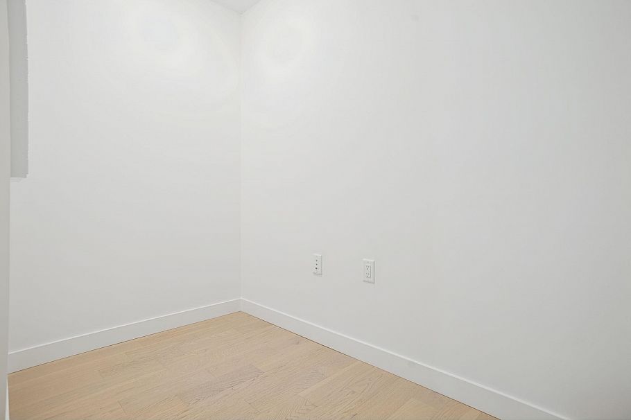 204 8398 Oak Street Vancouver, BC - 17