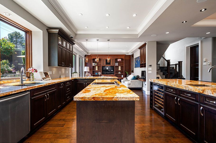 4320 W 8th Avenue Vancouver, BC - 18