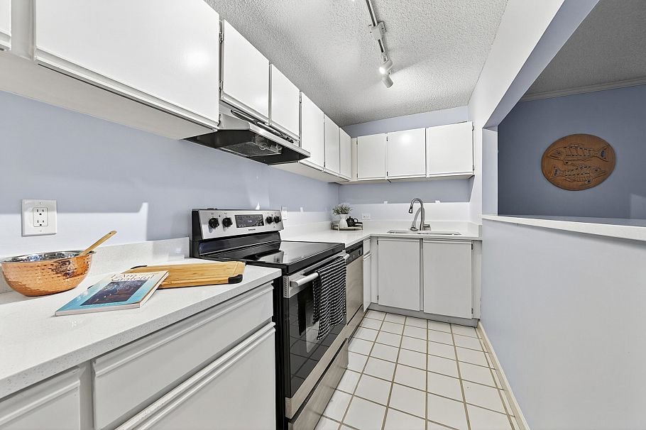 104 1551 W 11th Avenue Vancouver, BC - 14