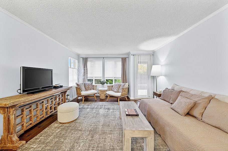 104 1551 W 11th Avenue Vancouver, BC - 5