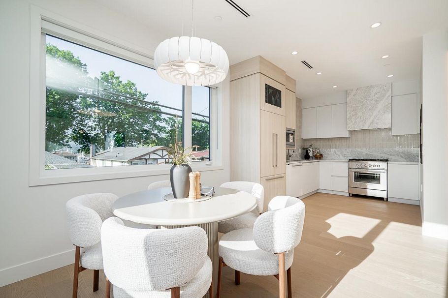 2877 Cambridge Street Vancouver, BC - 14