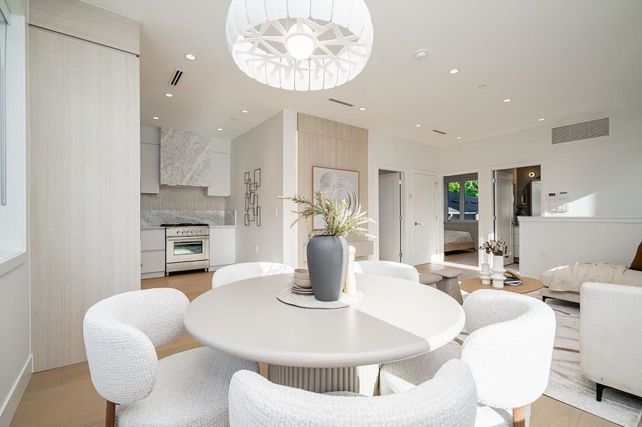2877 Cambridge Street Vancouver, BC - 13
