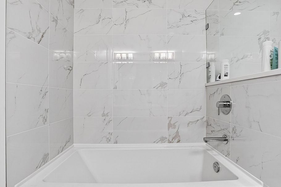 604 2780 Valley Centre Avenue North Vancouver, BC - 22