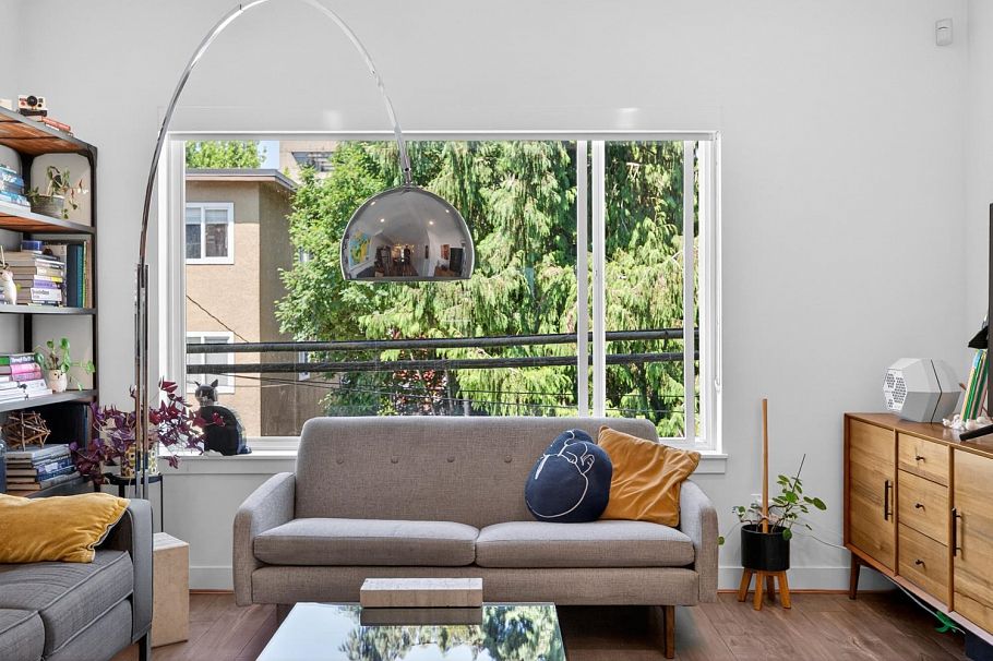 217 455 E 16th Avenue Vancouver, BC - 4