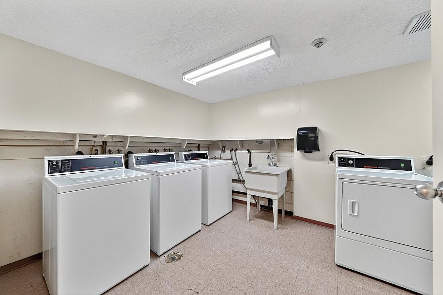 104 1551 W 11th Avenue Vancouver, BC - 26