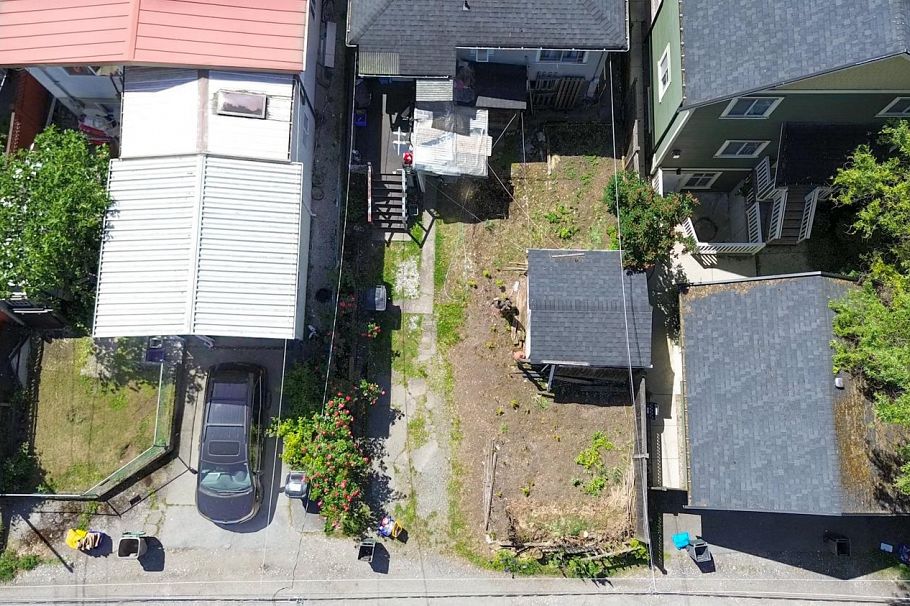 2733 East 28th Avenue Vancouver, BC - 19