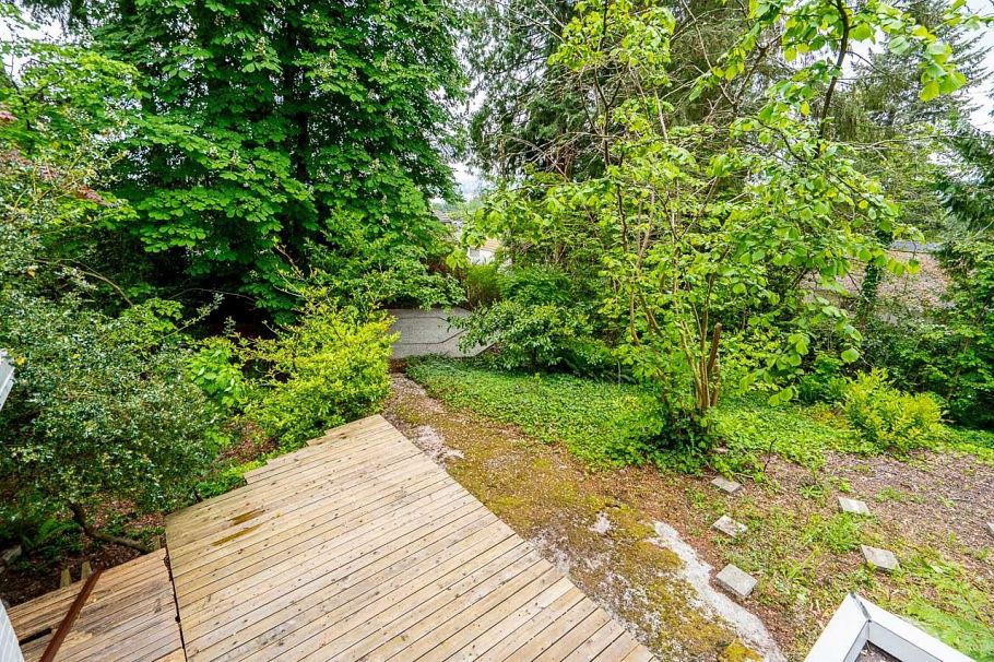 173 W Osborne Road North Vancouver, BC - 30