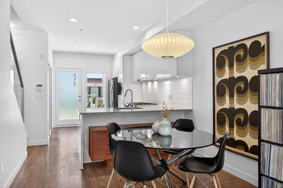 217 455 E 16th Avenue Vancouver, BC - 5