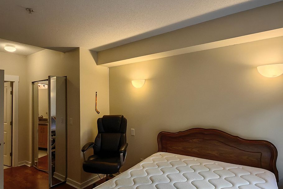 2547 East Mall Vancouver, BC - 4