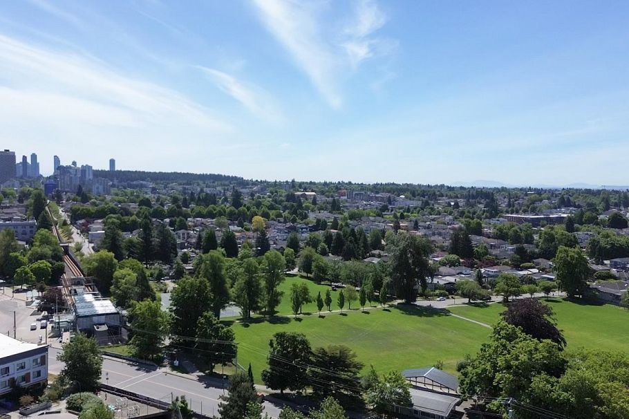 2733 East 28th Avenue Vancouver, BC - 21