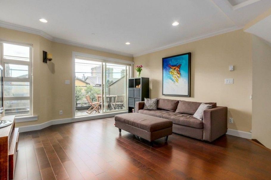 7 215 E 4 Street North Vancouver, BC - 7