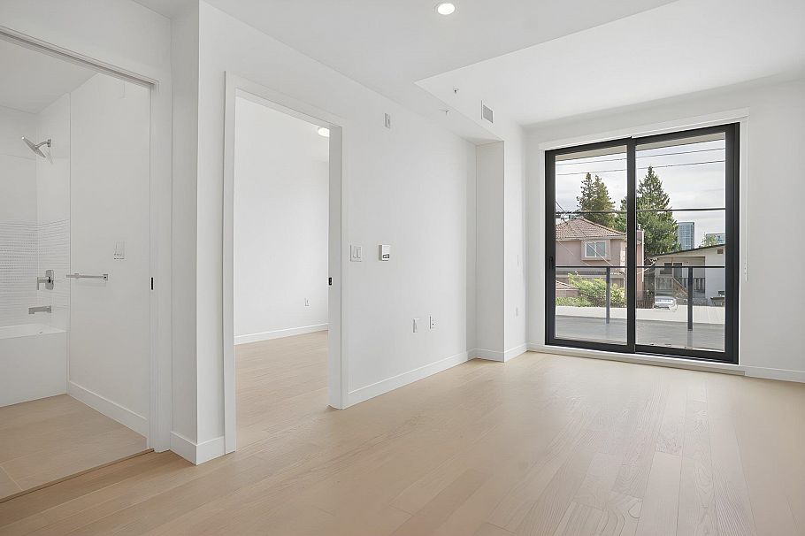 202 8398 Oak Street Vancouver, BC - 7
