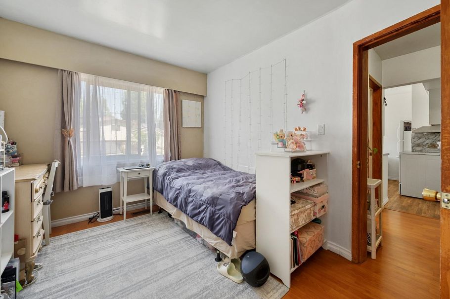 2733 E 28th Avenue Vancouver, BC - 14