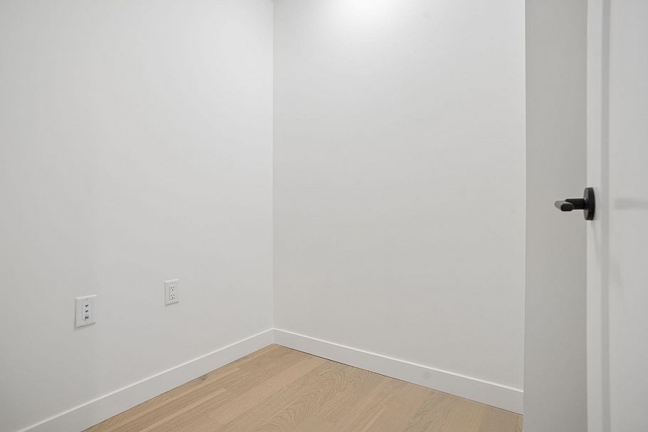 202 8398 Oak Street Vancouver, BC - 14