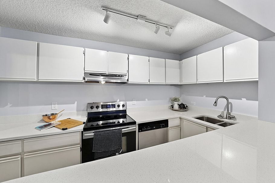 104 1551 W 11th Avenue Vancouver, BC - 15
