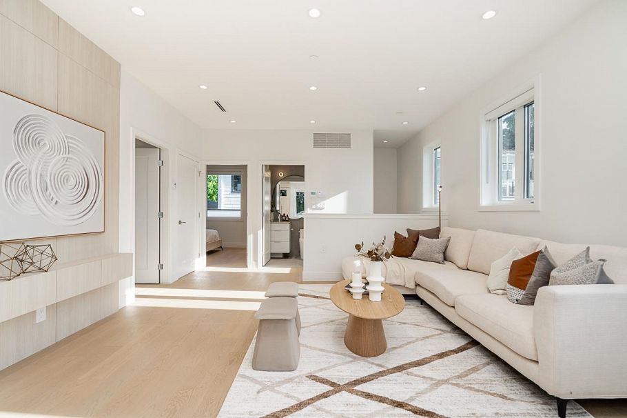 2877 Cambridge Street Vancouver, BC - 8