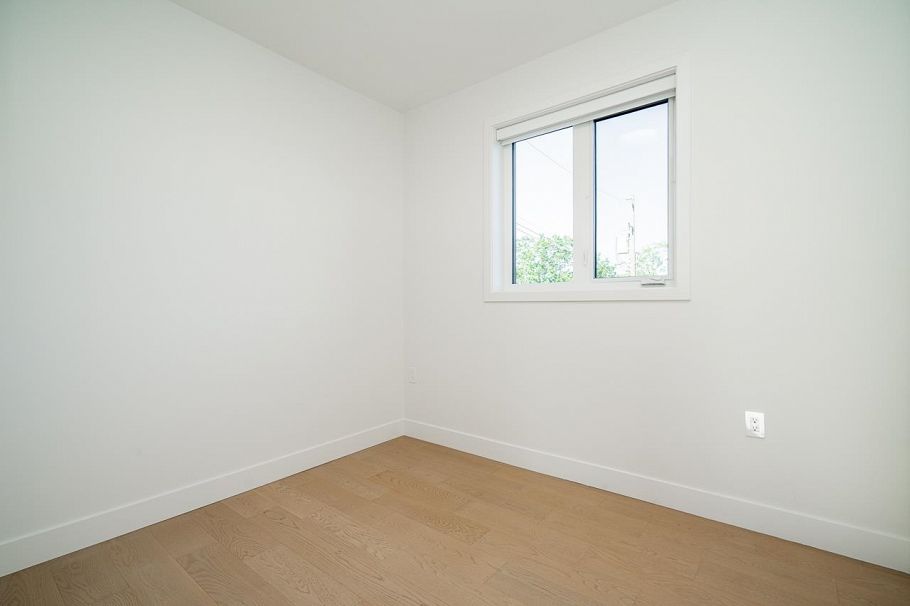 2877 Cambridge Street Vancouver, BC - 19