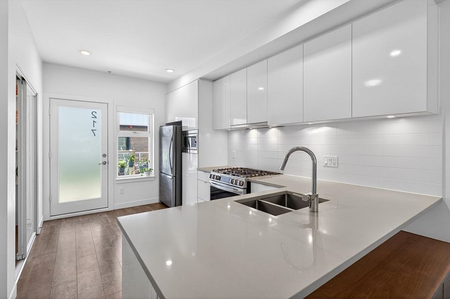 217 455 E 16th Avenue Vancouver, BC - 8
