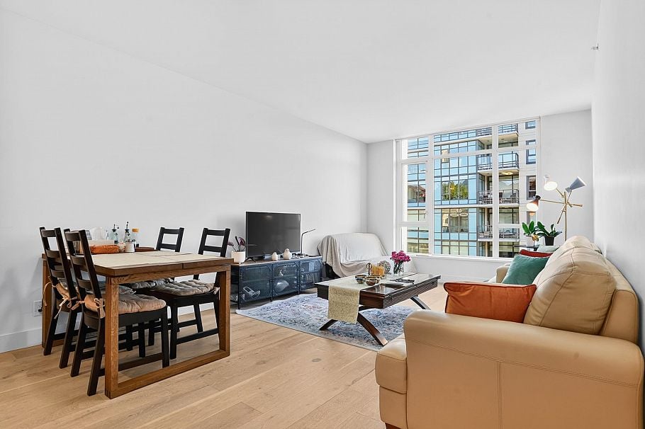 604 2780 Valley Centre Avenue North Vancouver, BC - 13