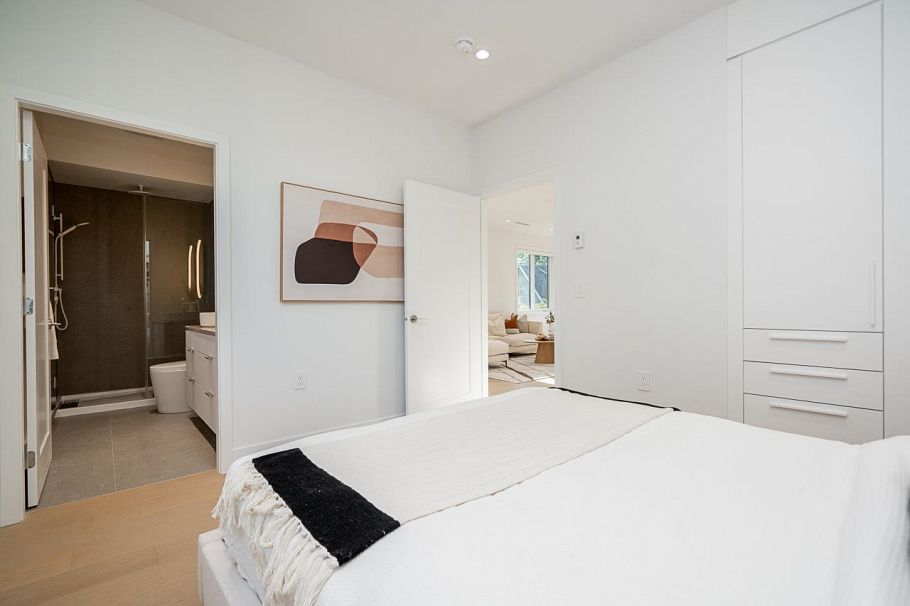 2877 Cambridge Street Vancouver, BC - 17