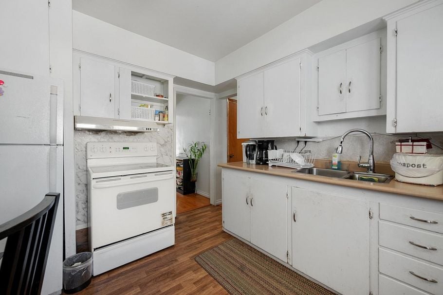2733 E 28th Avenue Vancouver, BC - 13