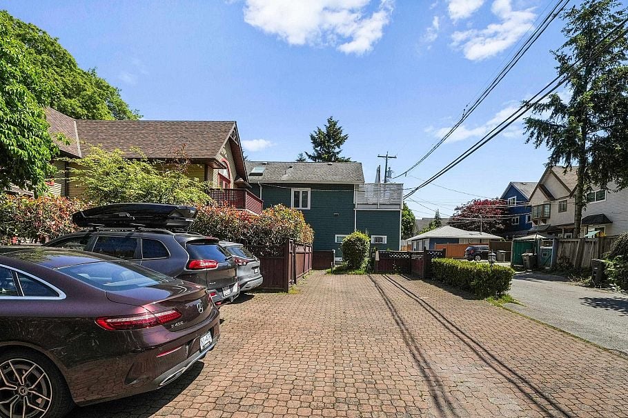 154-168 W 11th Avenue Vancouver, BC - 9