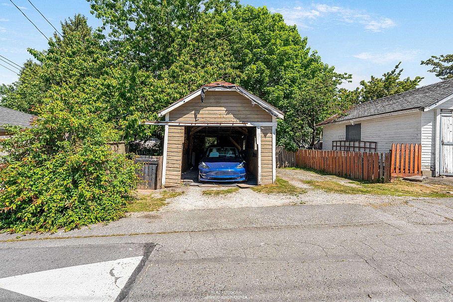 12 W King Edward Avenue Vancouver, BC - 4