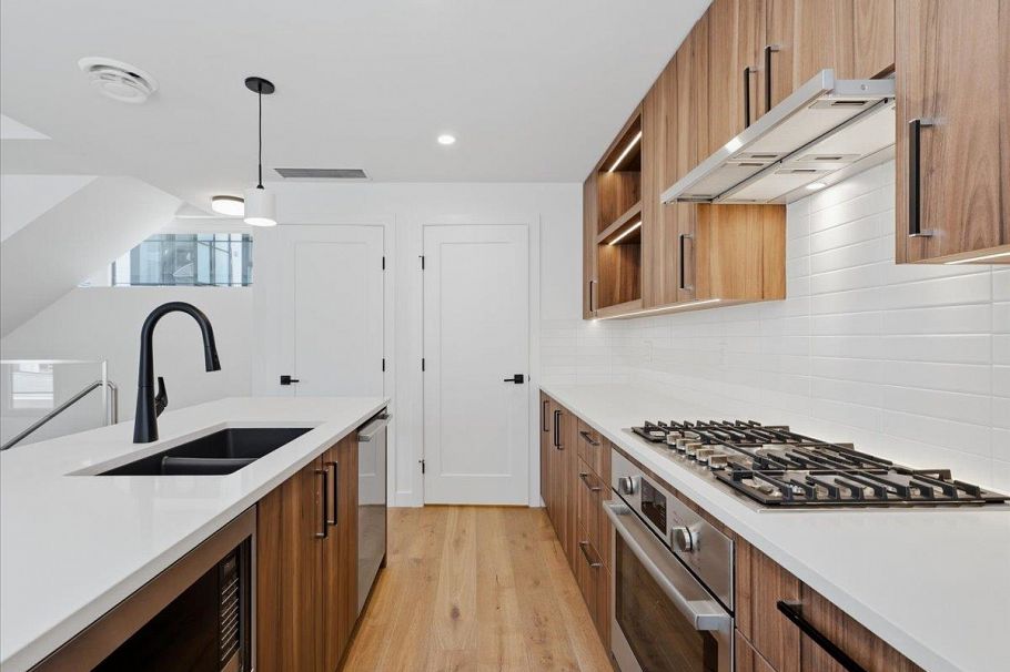 6833 Cambie Street Vancouver, BC - 10