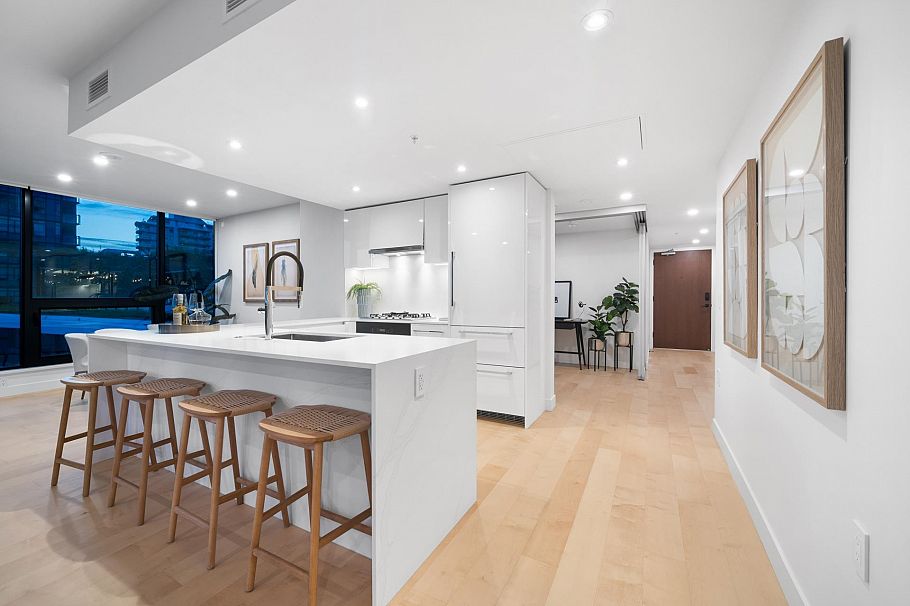 703 135 E 13th Street North Vancouver, BC - 10
