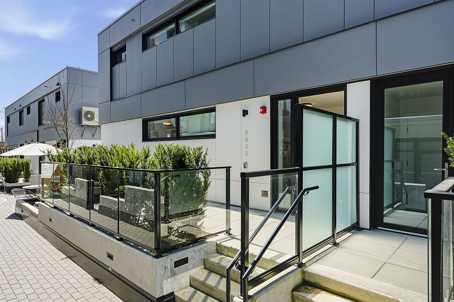 6833 Cambie Street Vancouver, BC - 3