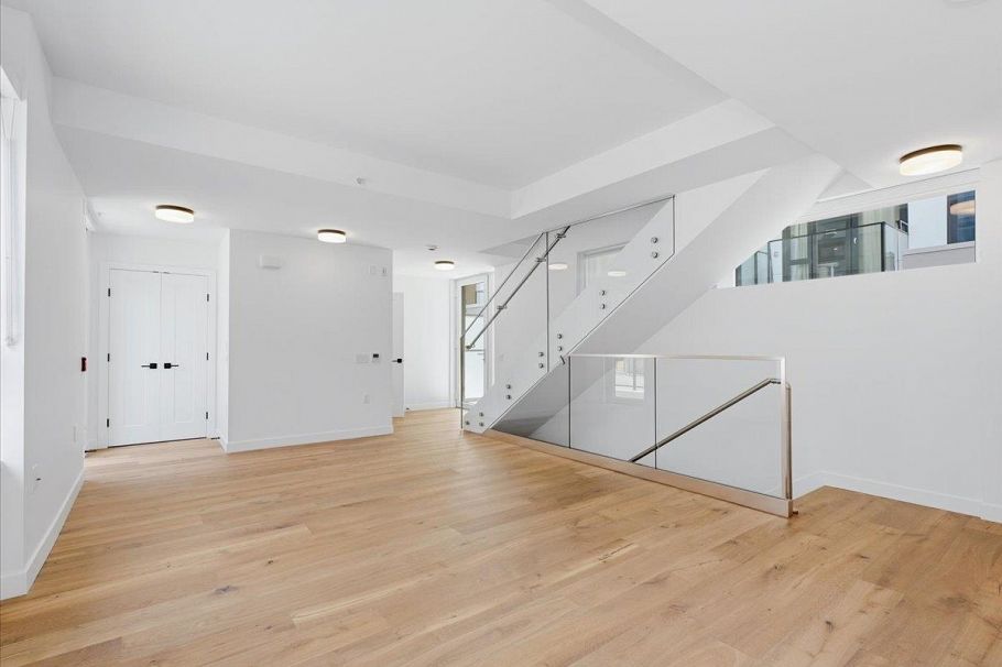 6833 Cambie Street Vancouver, BC - 11