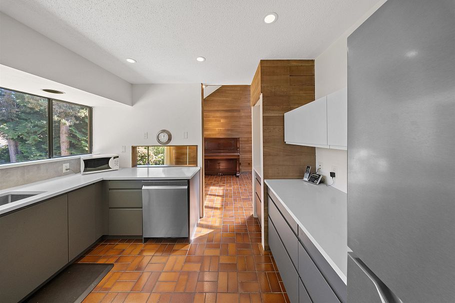 4271 Staulo Crescent Vancouver, BC - 12