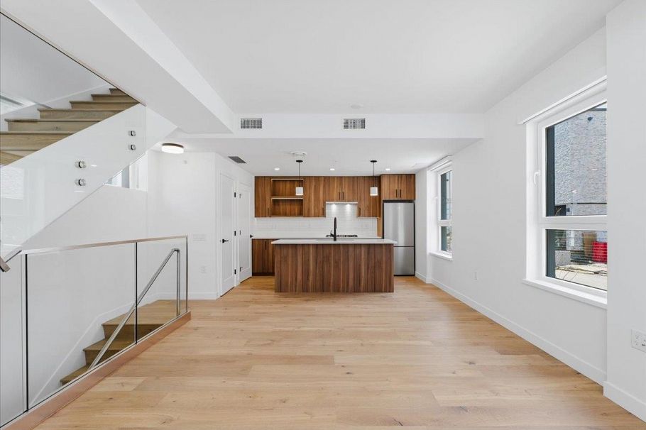 6833 Cambie Street Vancouver, BC - 4