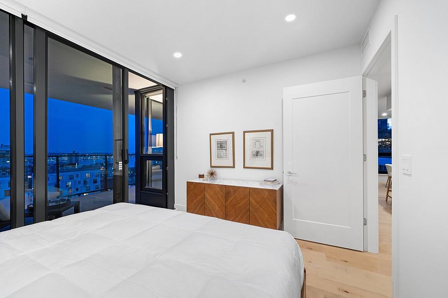 703 135 E 13th Street North Vancouver, BC - 23