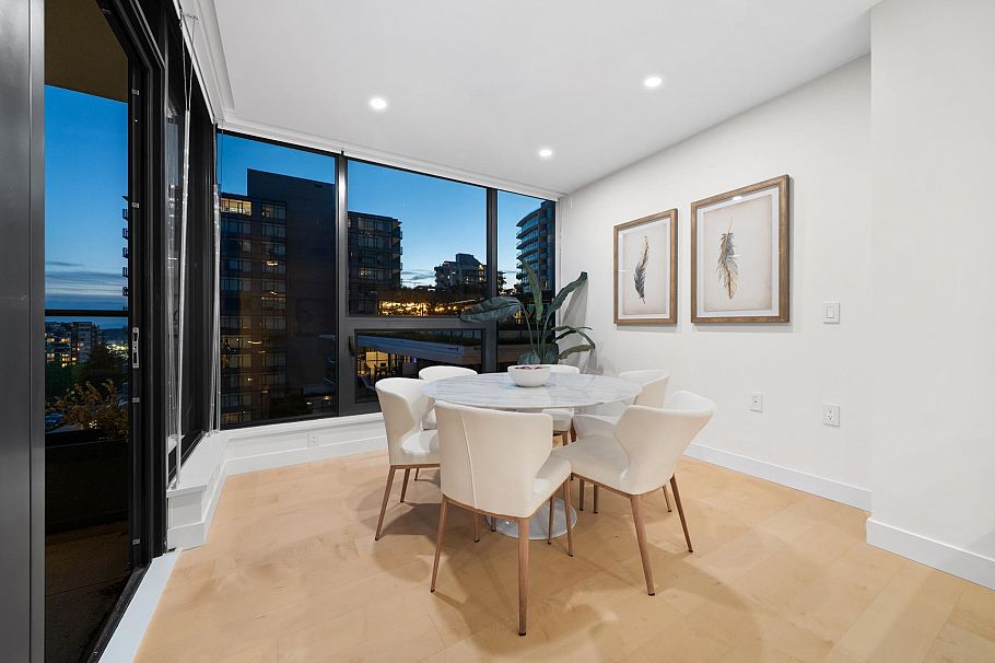 703 135 E 13th Street North Vancouver, BC - 13