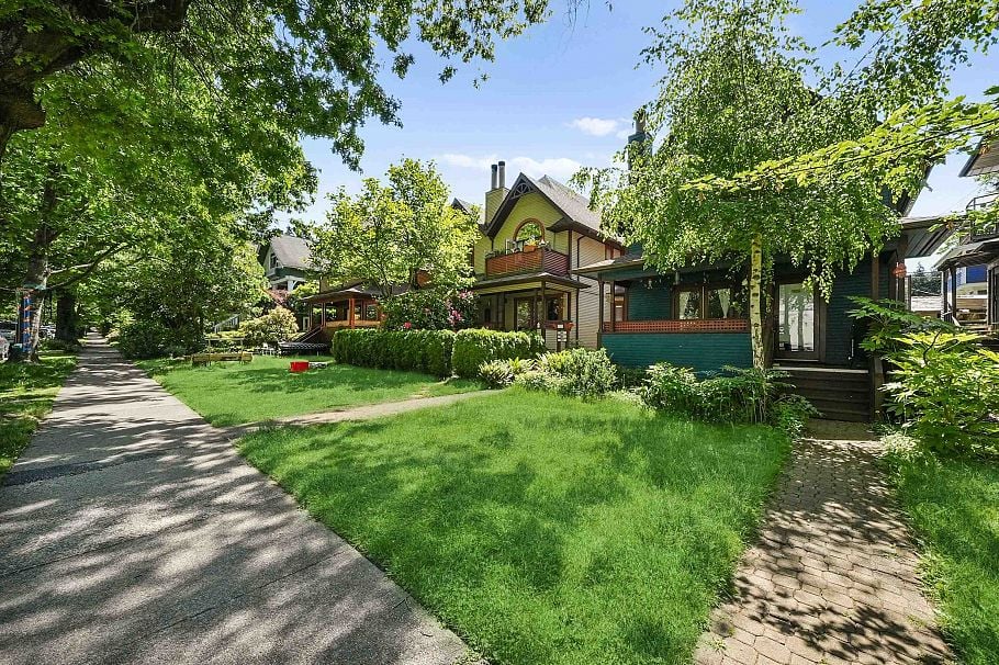 154-168 W 11th Avenue Vancouver, BC - 1