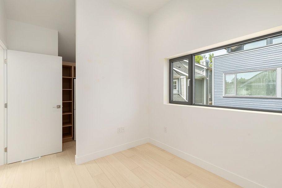22 W 14th Avenue Vancouver, BC - 12