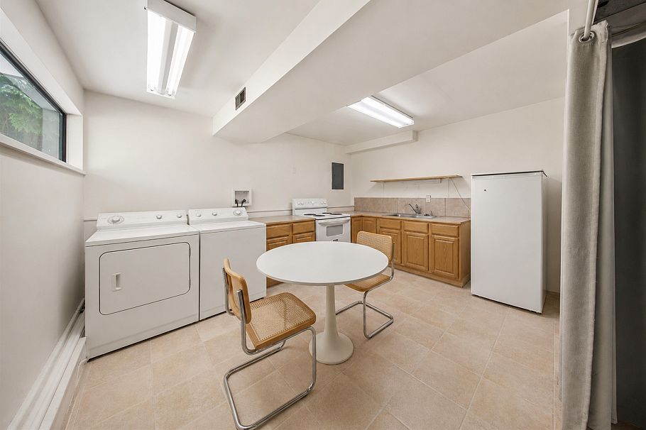 4271 Staulo Crescent Vancouver, BC - 25